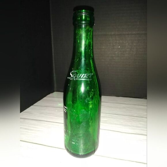 Vintage Soda Bottles Seven Up 7up & Squirt Set Of 3 Green Bottles 8'in Tall - Picture 6 of 9